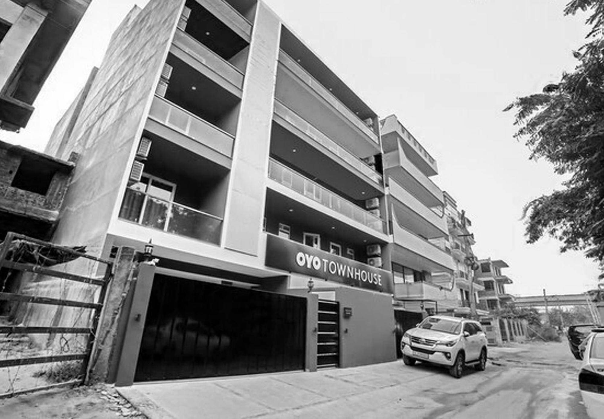 Отель Super Townhouse Near Appu Ghar Гургаон Экстерьер фото